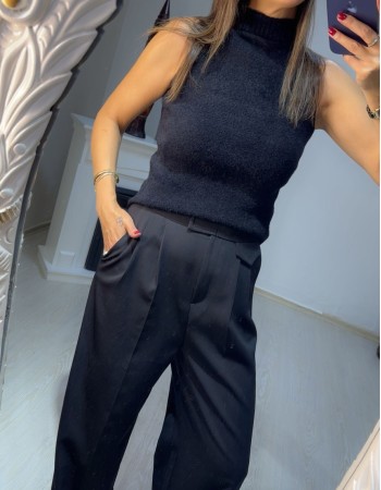 Yarım Balıkçı Yaka Kolsuz Triko Siyah Yarım Balıkçı Yaka Kolsuz Triko Siyah