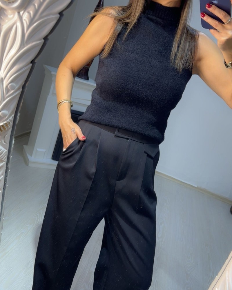 Yarım Balıkçı Yaka Kolsuz Triko Siyah Yarım Balıkçı Yaka Kolsuz Triko Siyah