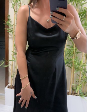 Saten Siyah Askılı Elbise Saten Siyah Askılı Elbise