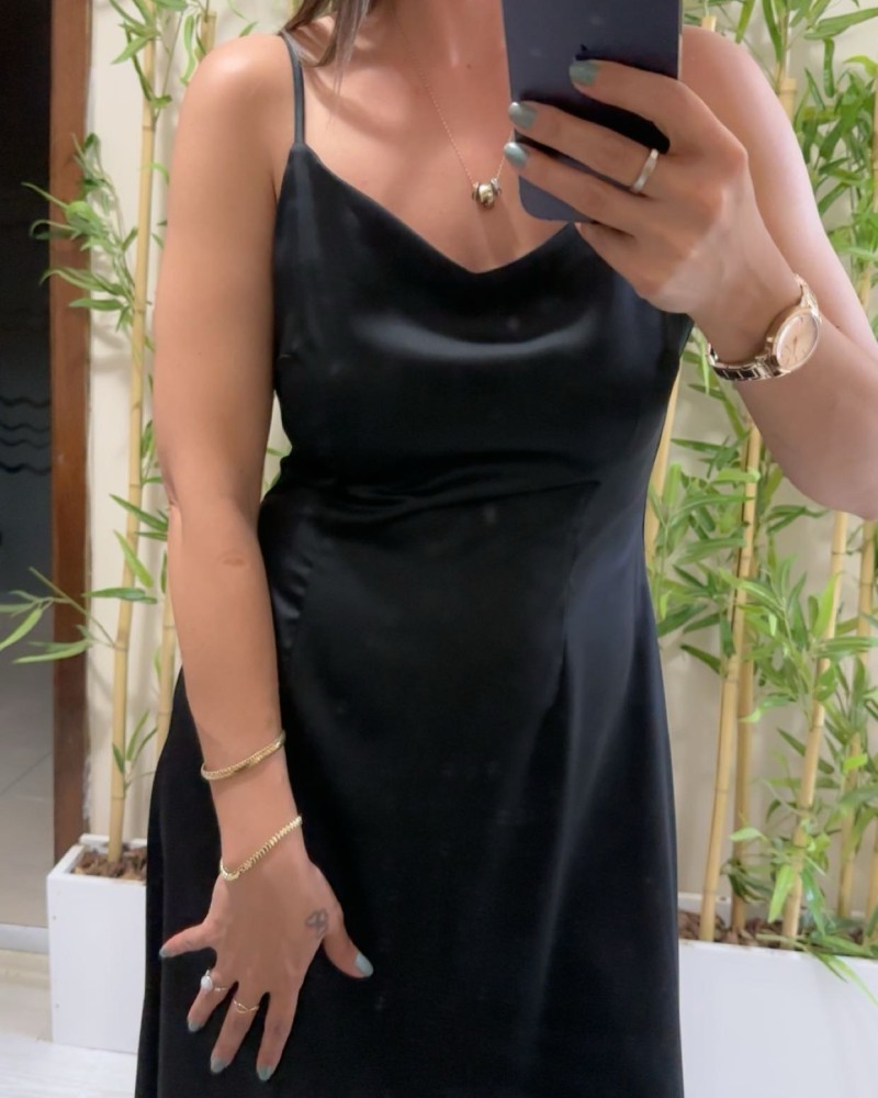 Saten Siyah Askılı Elbise Saten Siyah Askılı Elbise