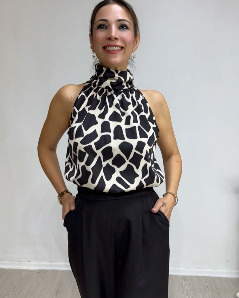 Boğazlı Kolsuz Bluz - Siyah