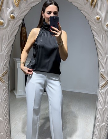 Boğazlı Kolsuz Bluz - Siyah