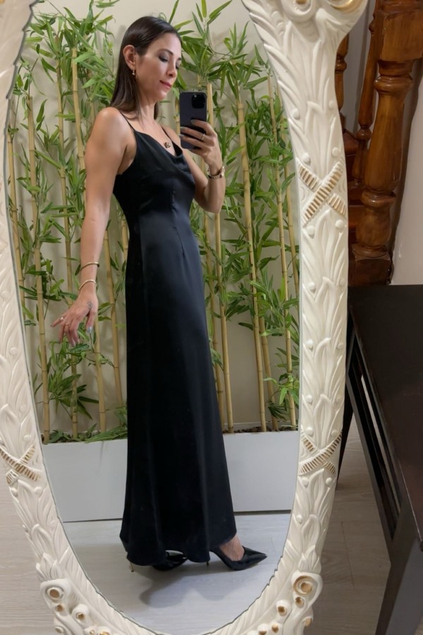 Saten Siyah Askılı Elbise 
