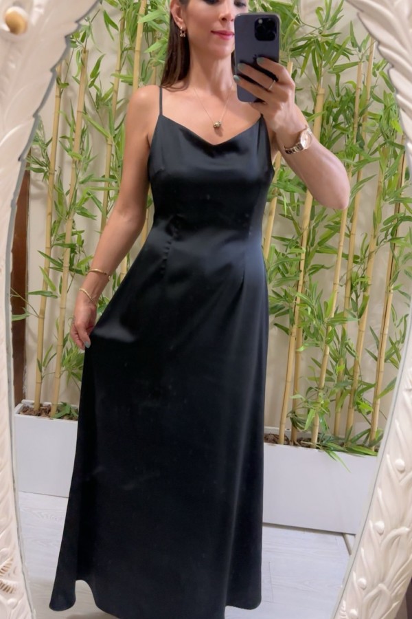 Saten Siyah Askılı Elbise 